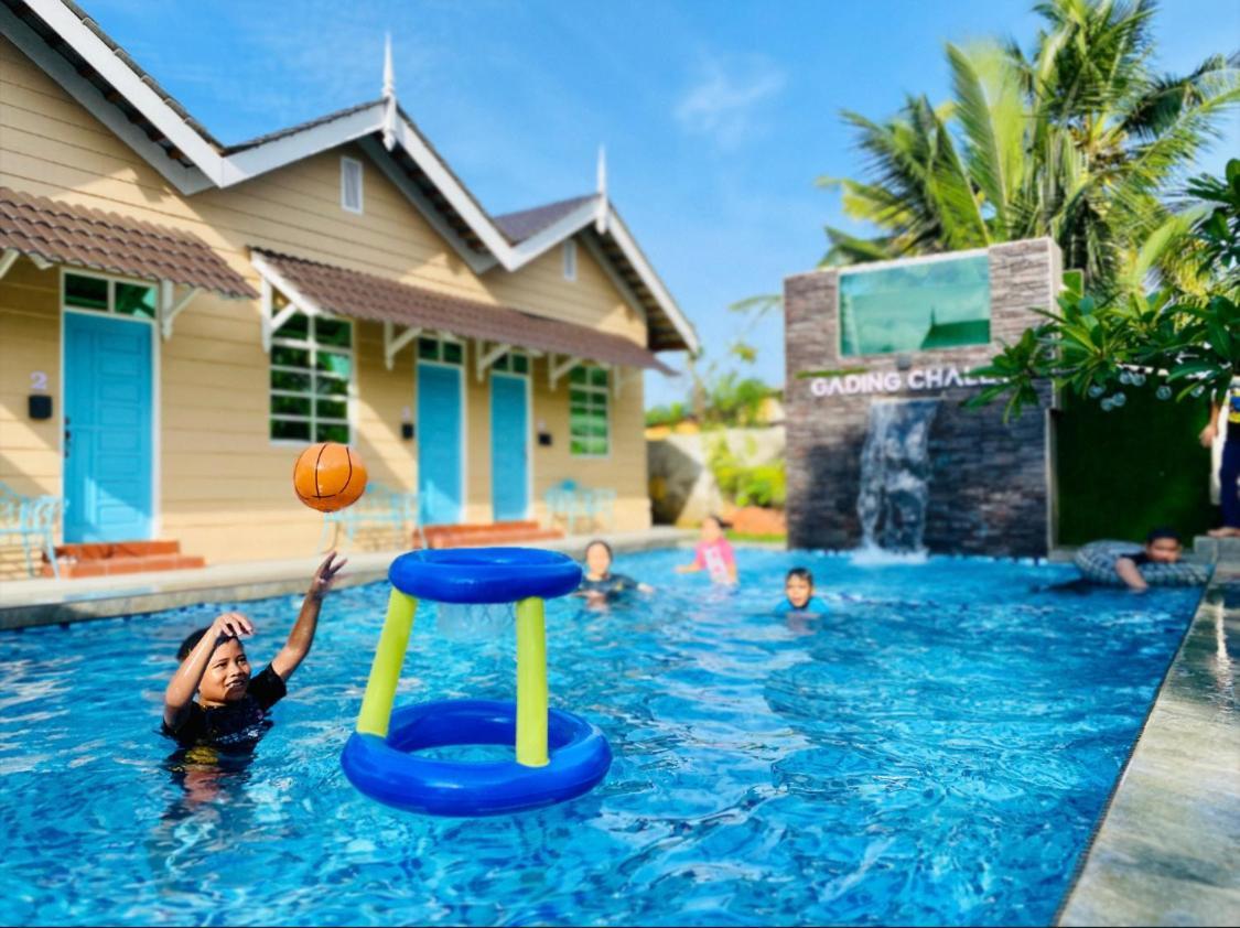 Gading Chalet Kuala Terengganu Exteriör bild